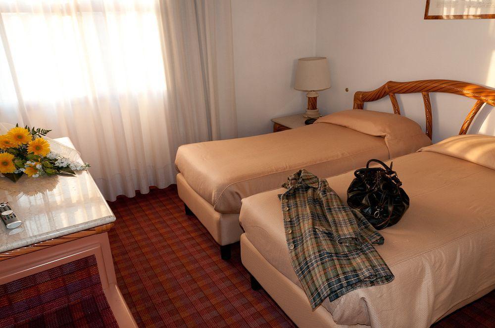 Hotel Villa Isabela SantʼAngelo Extérieur photo