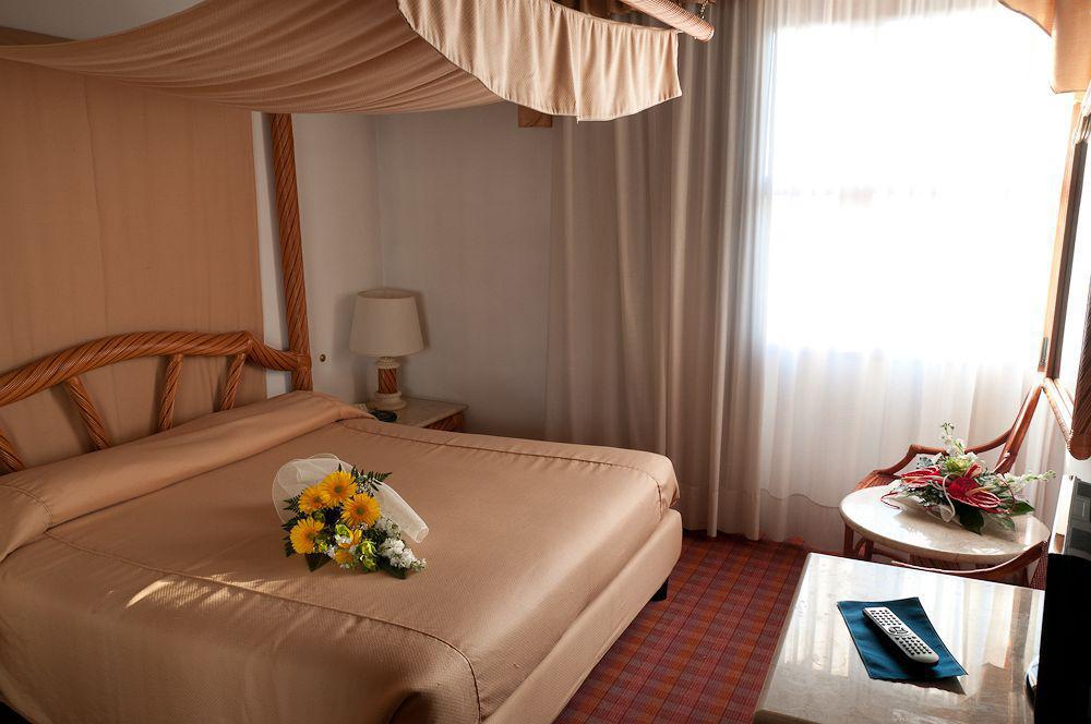 Hotel Villa Isabela SantʼAngelo Extérieur photo